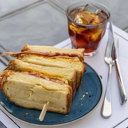 Kontes Comfort 3* Páros