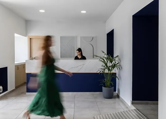 Kontes Comfort Hotell 3*