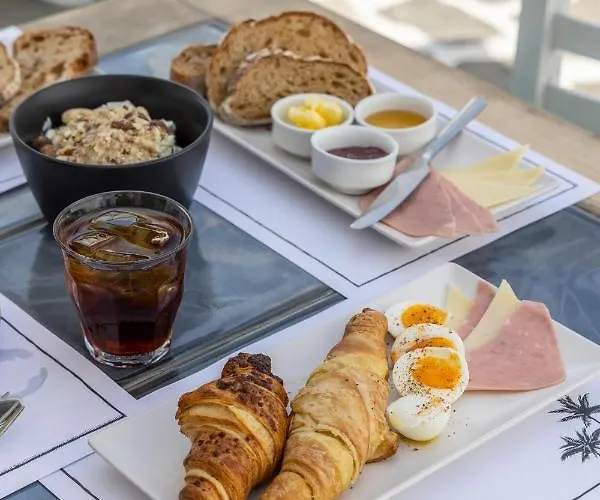 Kontes Comfort Hotell Páros