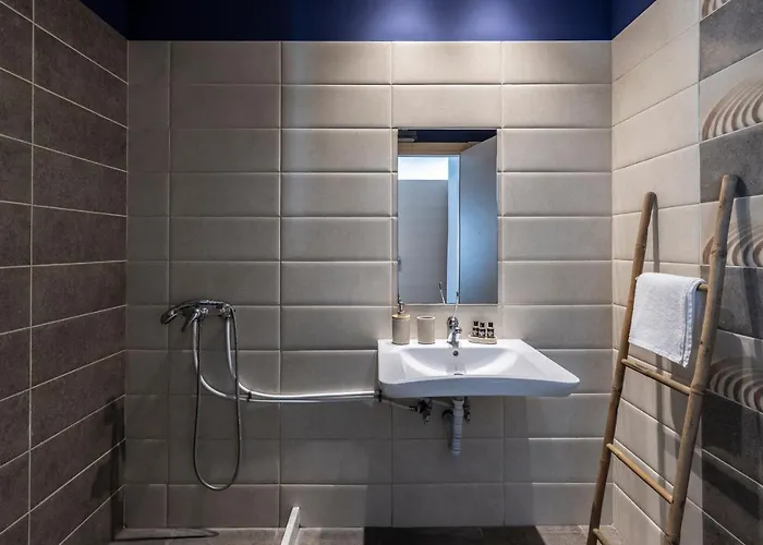 Kontes Comfort Hotell 3*