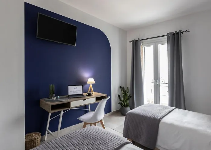 Hotell Kontes Comfort Páros