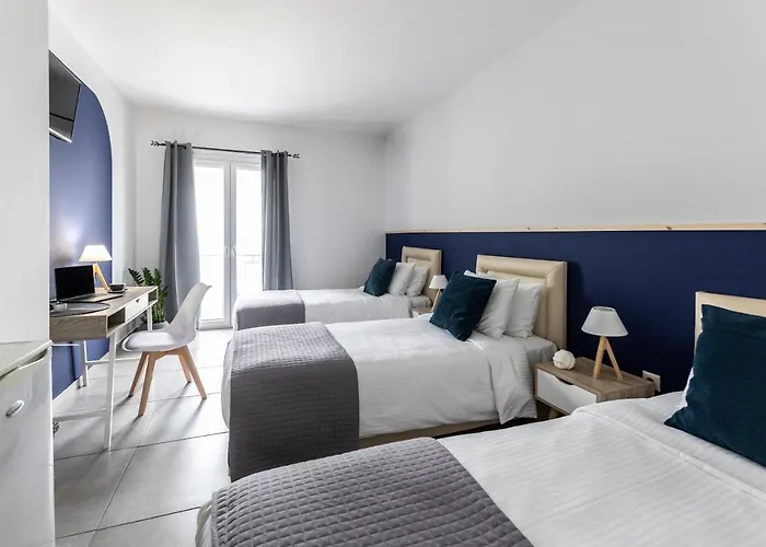 Hotel Kontes Comfort Páros